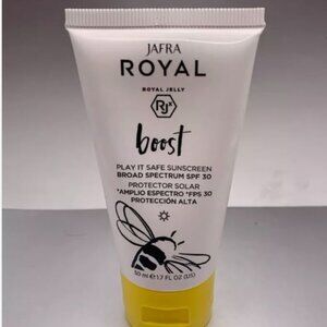 JAFRA Royal Jelly Boost Play It Safe Sunscreen